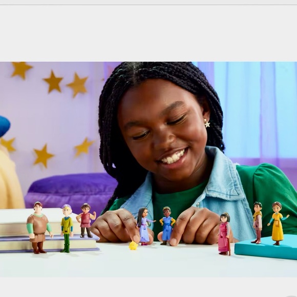 Disney Wish The Teens Pack 9 Characters Pack - Picture 5 of 6